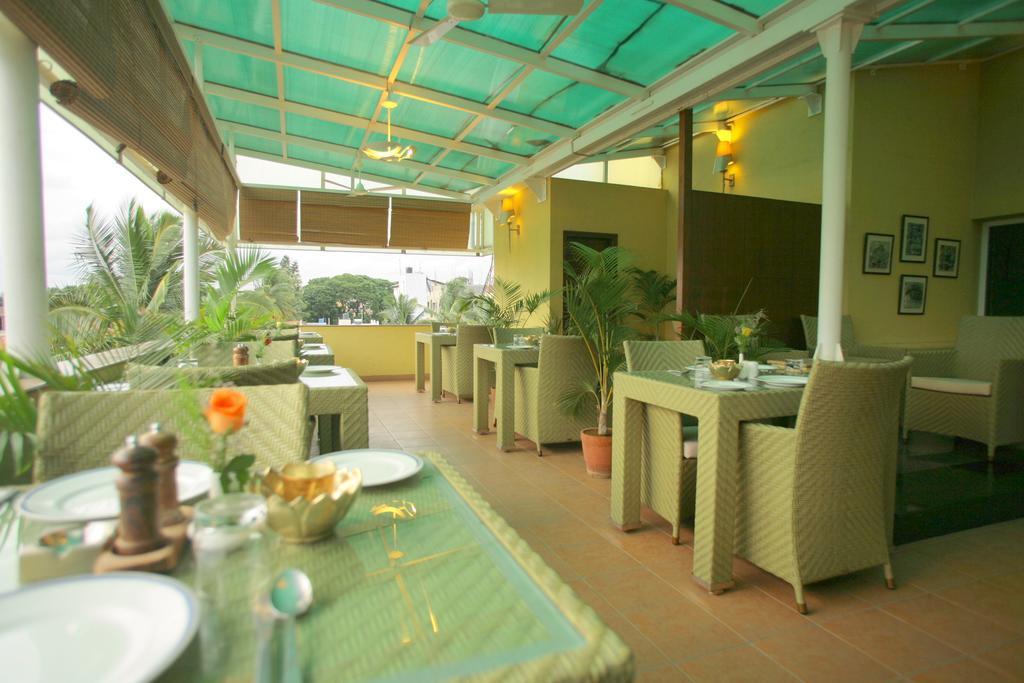 Aparthotel Justa Indiranagar Bangalore Exterior foto