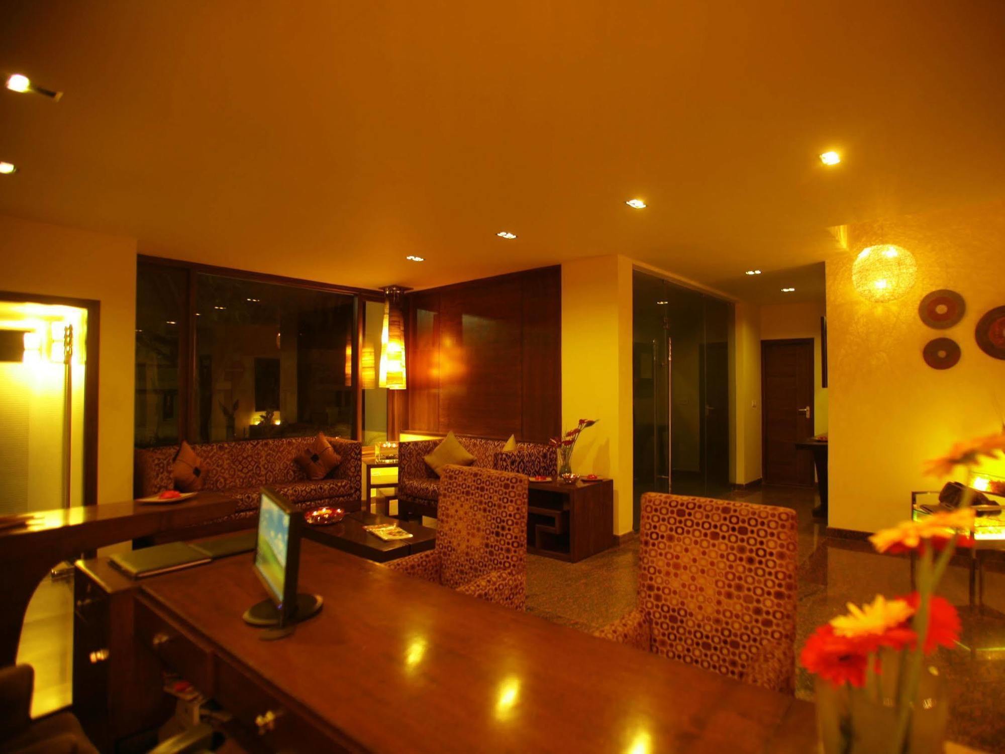 Aparthotel Justa Indiranagar Bangalore Exterior foto
