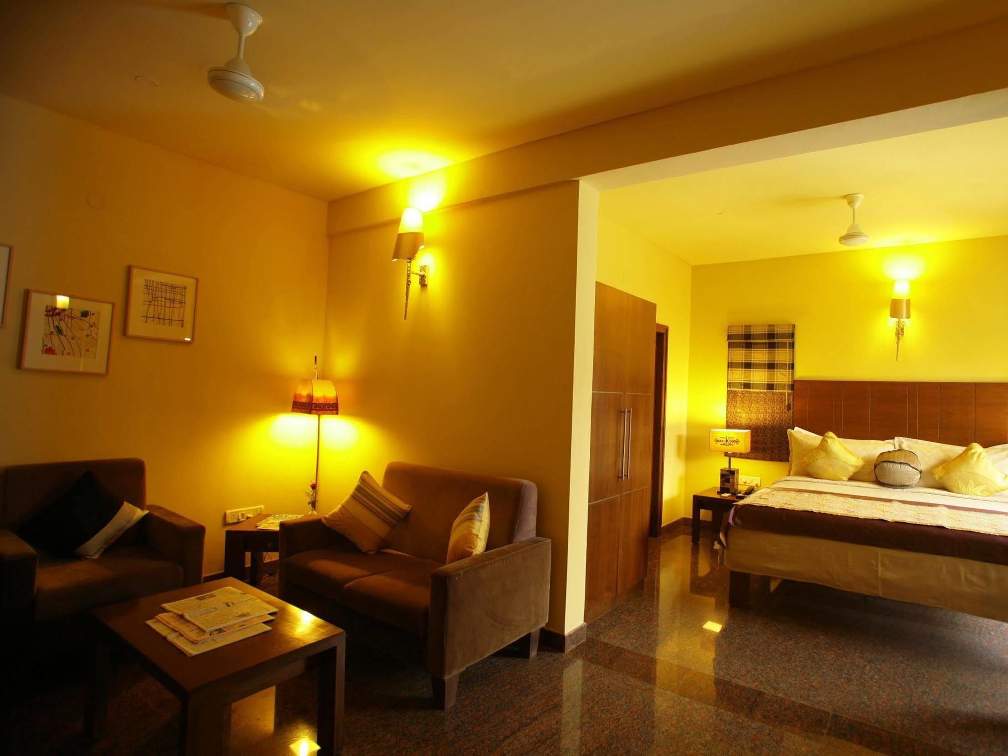 Aparthotel Justa Indiranagar Bangalore Exterior foto